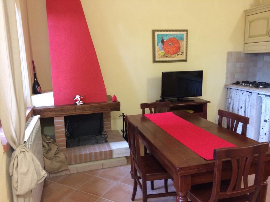 Agriturismo Podere Valdo ガヴォッラーノ エクステリア 写真